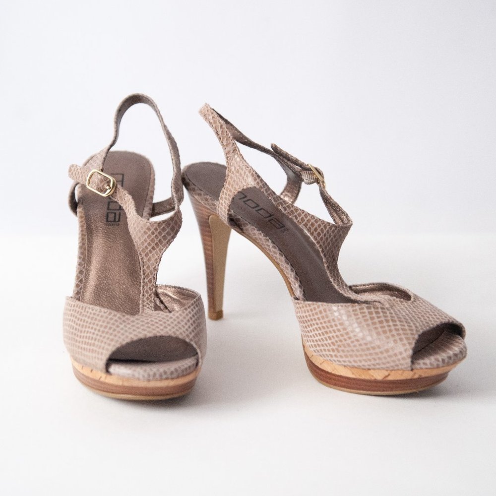 Moda Spana T-Strap Peep Toe Heels in Mauve Faux? Snakeskin